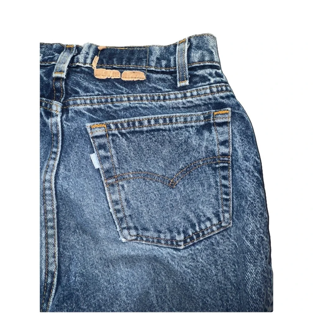 Levis please note